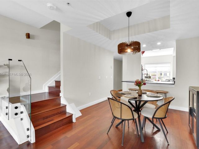 Продажа дома по адресу 738 NE 90th St 207 - фото 7529734