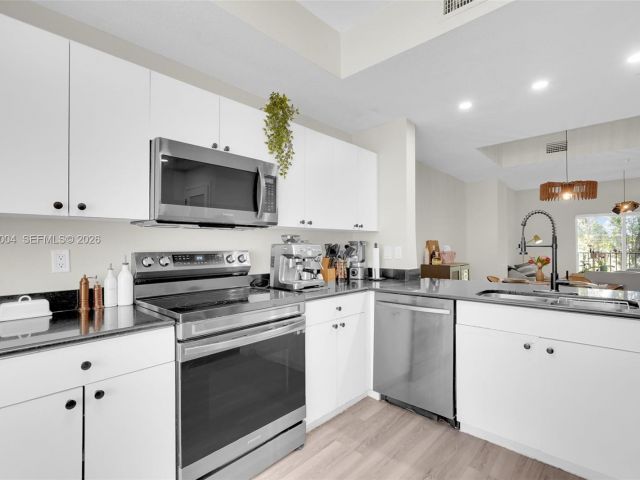 Продажа дома по адресу 738 NE 90th St 207 - фото 7529737