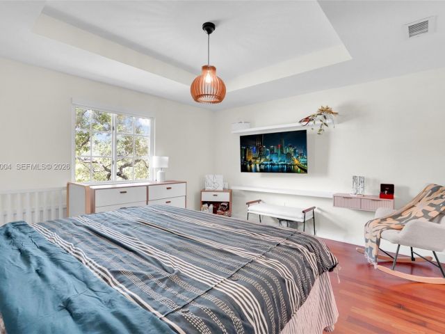 Продажа дома по адресу 738 NE 90th St 207 - фото 7529744