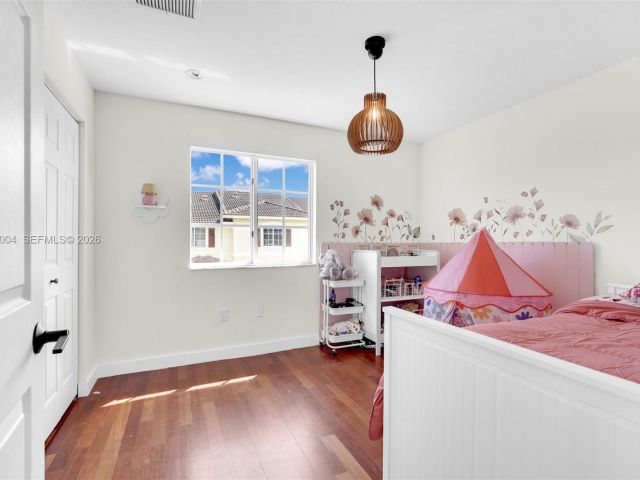 Продажа дома по адресу 738 NE 90th St 207 - фото 7529746