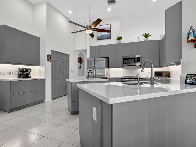 Продажа дома по адресу 1845 NW 139th Ter - фото 7535212