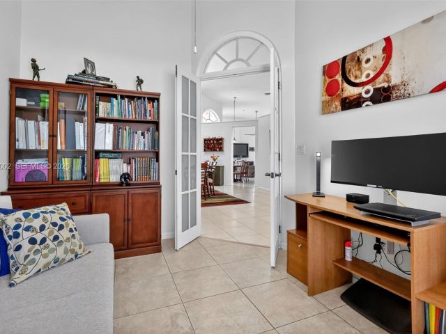 Продажа дома по адресу 1845 NW 139th Ter - фото 7535229