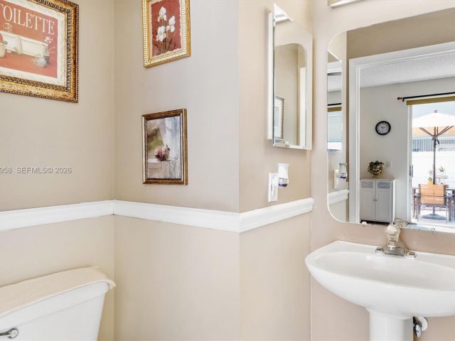 Продажа дома по адресу 15462 NW 14th Ct - фото 7535760