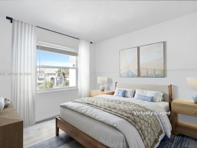 Продажа дома по адресу 15462 NW 14th Ct - фото 7535767