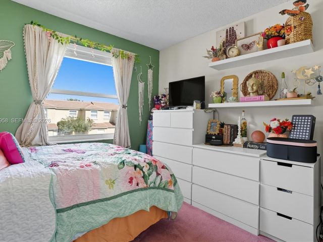 Продажа дома по адресу 15462 NW 14th Ct - фото 7535770