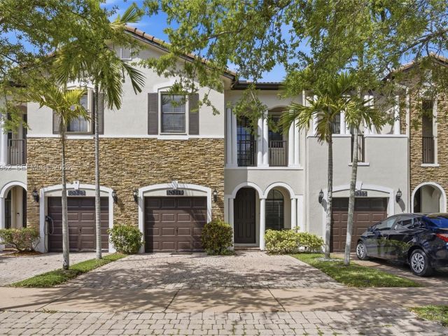 Продажа дома по адресу 10319 NW 30th Ter - фото 7529989