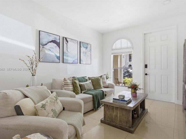 Продажа дома по адресу 10319 NW 30th Ter - фото 7529993