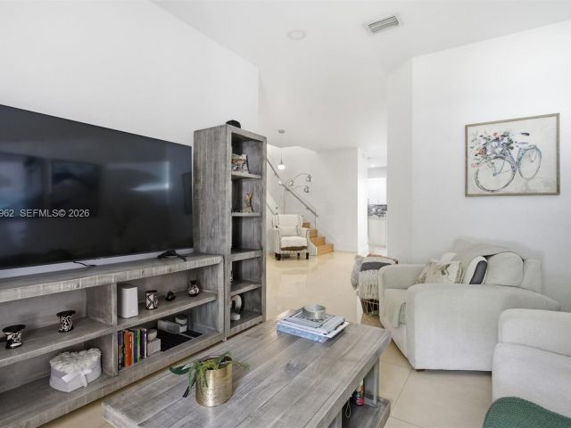 Продажа дома по адресу 10319 NW 30th Ter - фото 7529997