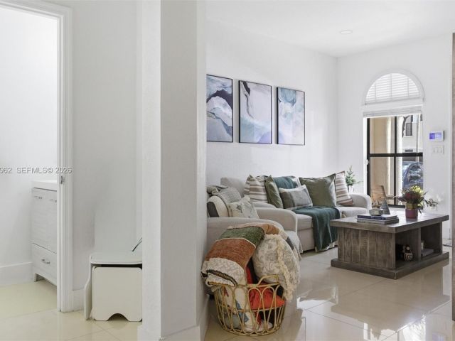 Продажа дома по адресу 10319 NW 30th Ter - фото 7530004