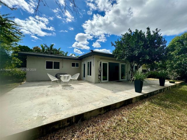 Дом в аренду по адресу 1351 SW 32nd St n/a - фото 7529974