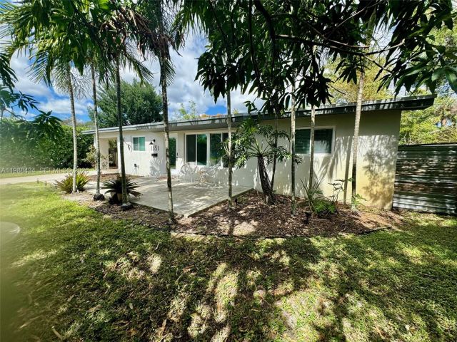 Дом в аренду по адресу 1351 SW 32nd St n/a - фото 7529977