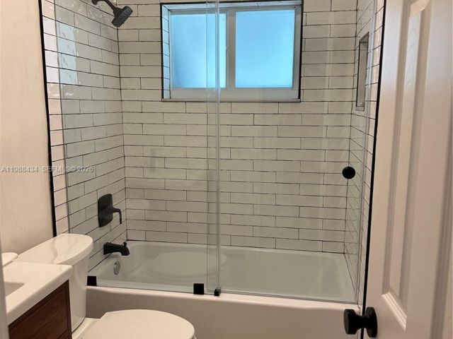 Дом в аренду по адресу 1351 SW 32nd St n/a - фото 7529978