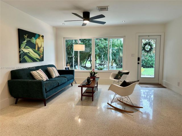 Дом в аренду по адресу 1351 SW 32nd St n/a - фото 7529983