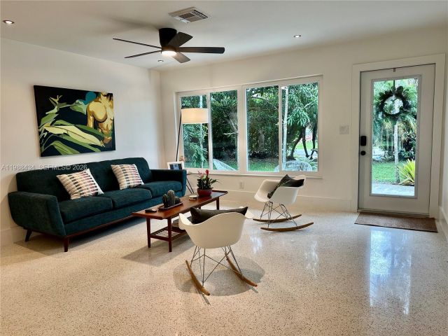 Дом в аренду по адресу 1351 SW 32nd St n/a - фото 7529984