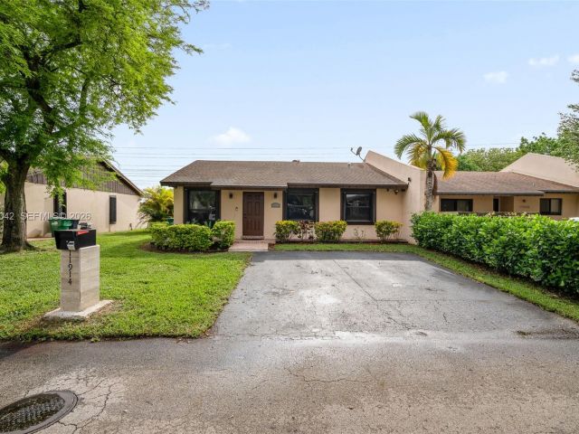 Продажа дома по адресу 11914 SW 125th Pl - фото 7529717