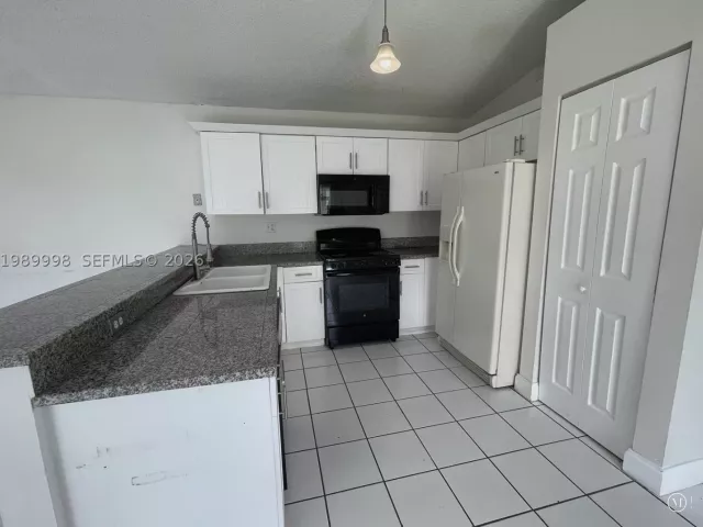 Продажа дома по адресу 14252 SW 175th Ter - фото 9274947