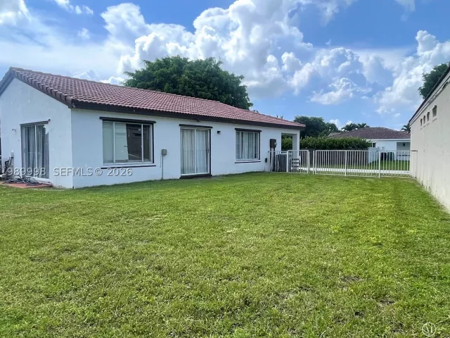 Продажа дома по адресу 14252 SW 175th Ter - фото 9274952