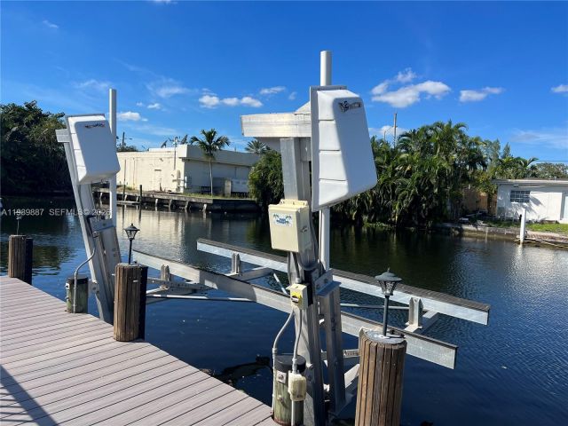 Дом в аренду по адресу 2713 Sherman St - фото 7529880