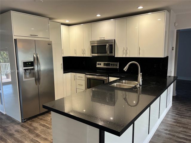 Дом в аренду по адресу 2713 Sherman St - фото 7529885