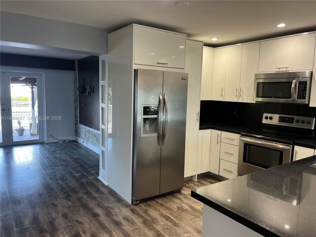 Дом в аренду по адресу 2713 Sherman St - фото 7529886