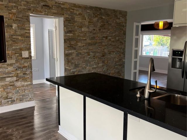 Дом в аренду по адресу 2713 Sherman St - фото 7529888