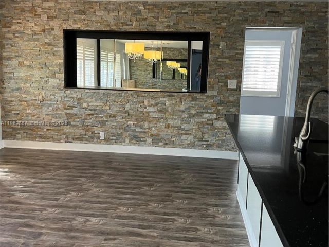 Дом в аренду по адресу 2713 Sherman St - фото 7529892