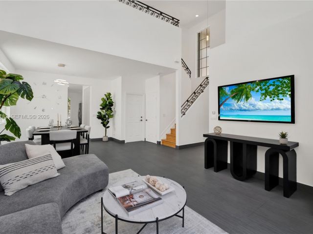 Продажа дома по адресу 1251 Hayes St - фото 7529862