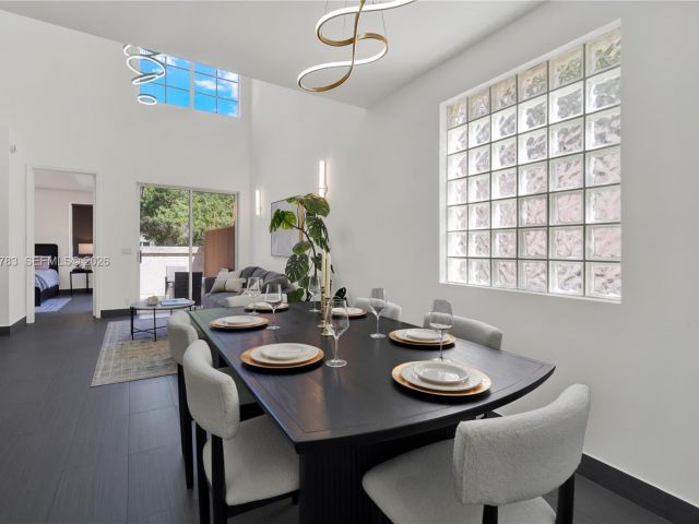 Продажа дома по адресу 1251 Hayes St - фото 7529865