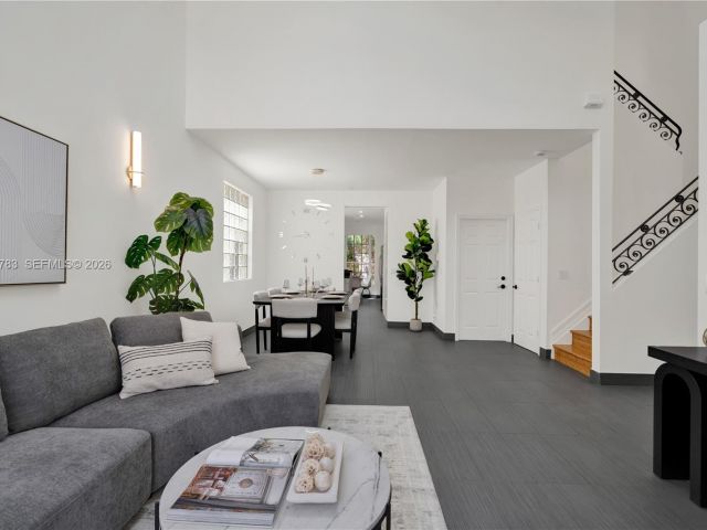 Продажа дома по адресу 1251 Hayes St - фото 7529867