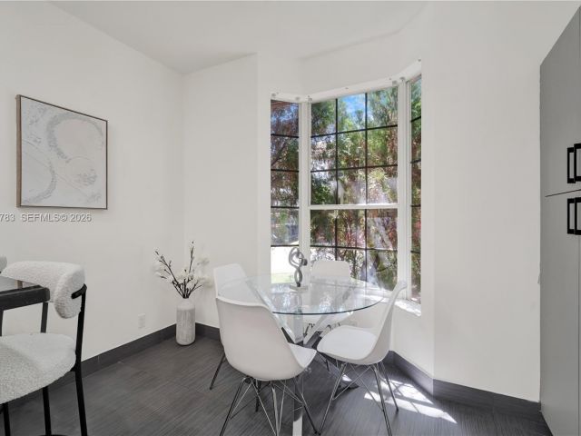 Продажа дома по адресу 1251 Hayes St - фото 7529873