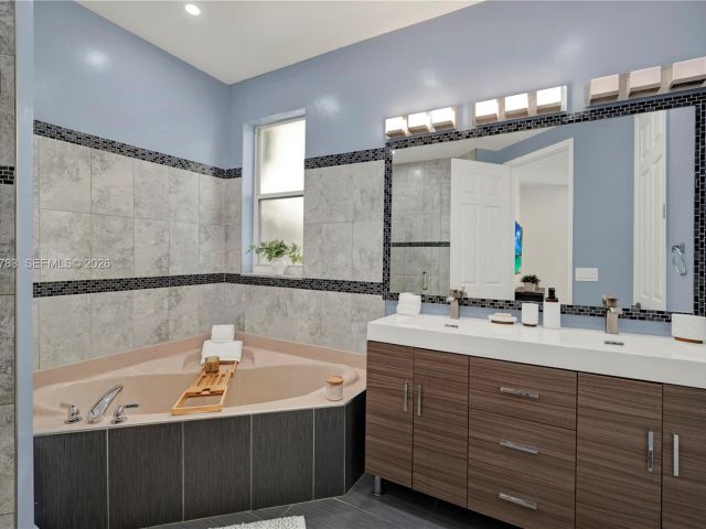 Продажа дома по адресу 1251 Hayes St - фото 7529878