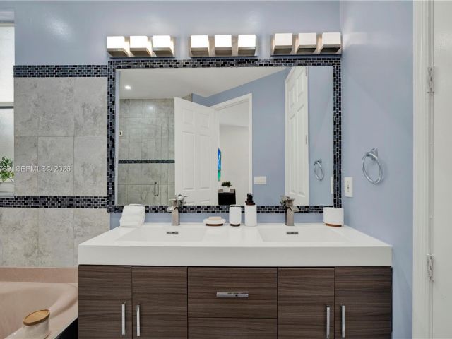 Продажа дома по адресу 1251 Hayes St - фото 7529879