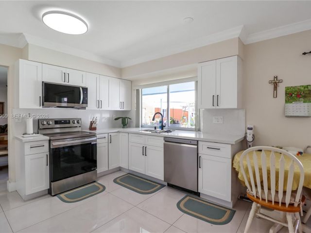 Продажа дома по адресу 10941 SW 180th St - фото 7529777