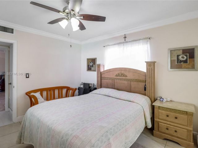 Продажа дома по адресу 10941 SW 180th St - фото 7529784