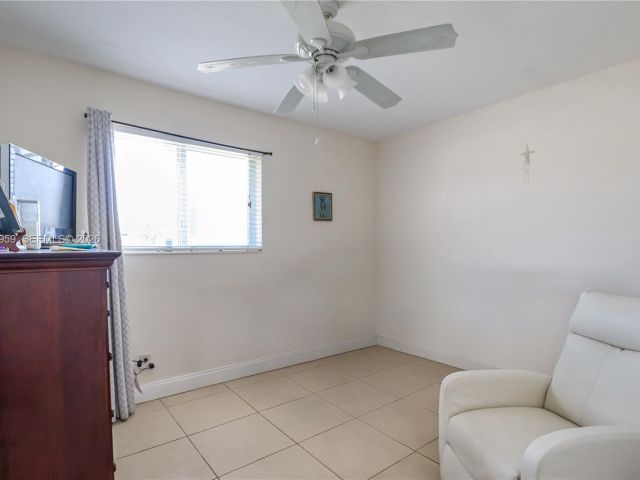 Продажа дома по адресу 10941 SW 180th St - фото 7529788