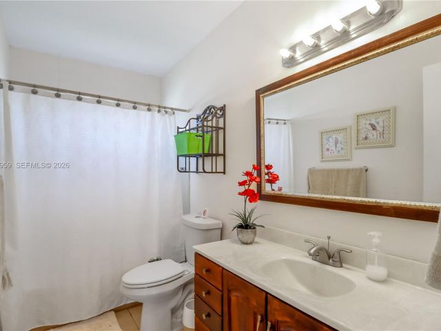 Продажа дома по адресу 10941 SW 180th St - фото 7529789