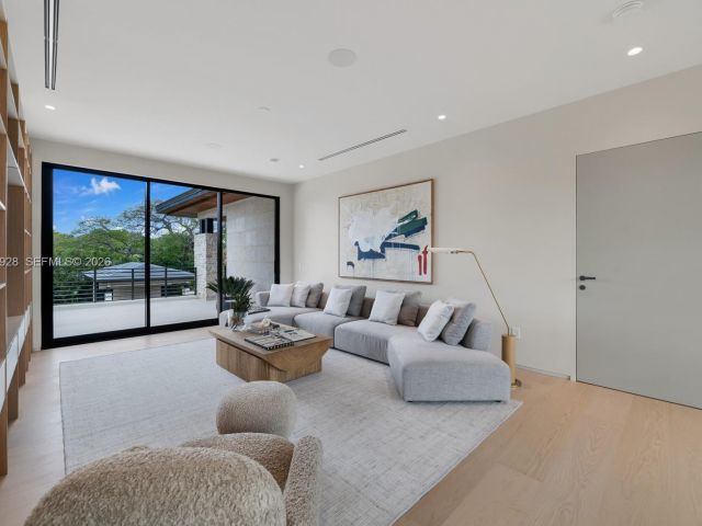 Продажа дома по адресу 5545 SW 81st Ter - фото 7530389