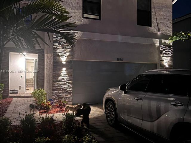 Дом в аренду по адресу 1686 SE 6th St - фото 7530355