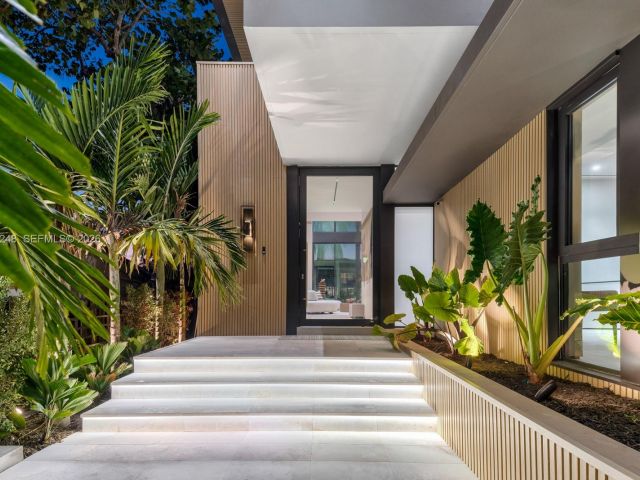 Дом в аренду по адресу 641 Flamingo Dr 0 - фото 7529605