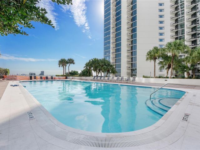 Квартира в аренду номерA-3050 - фото 7530509