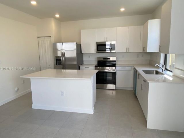 Продажа дома по адресу 23074 SW 128th Pl - фото 7530397