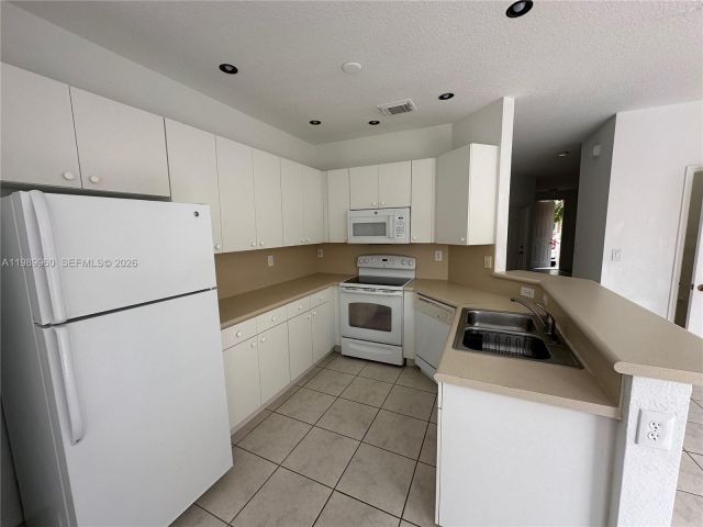 Продажа дома по адресу 16602 SW 78th Ter - фото 7530432