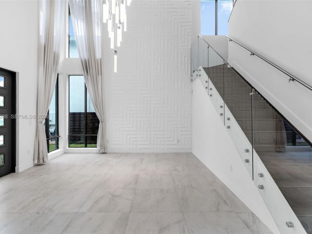 Продажа дома по адресу 16058 SW 136th Way - фото 7530898