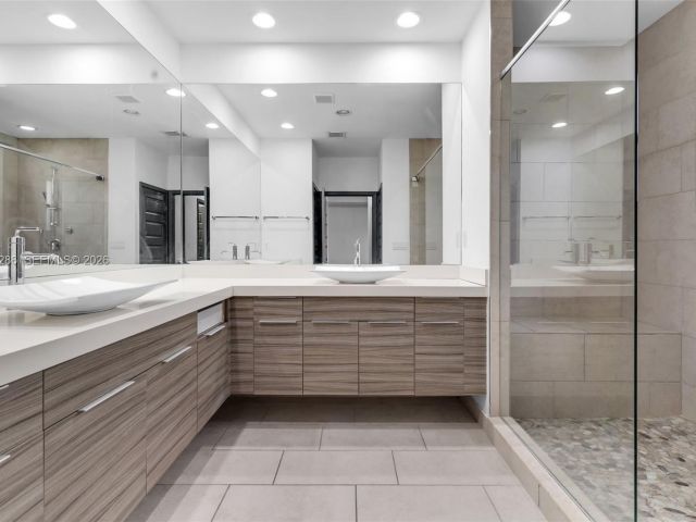 Продажа дома по адресу 16058 SW 136th Way - фото 7530908