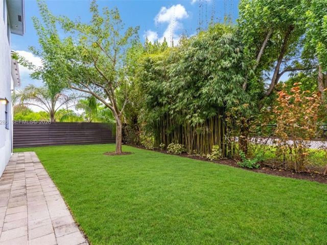 Продажа дома по адресу 16058 SW 136th Way - фото 7530914