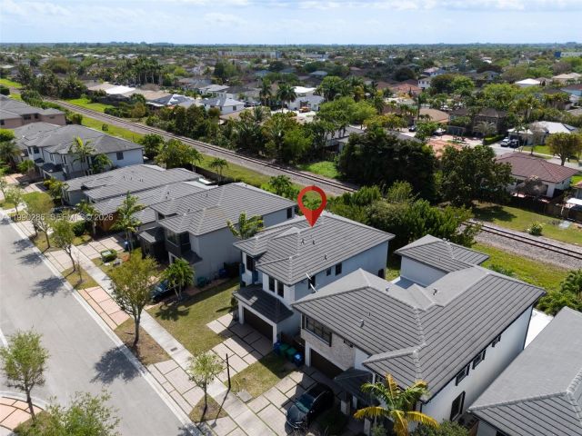 Продажа дома по адресу 16058 SW 136th Way - фото 7530915