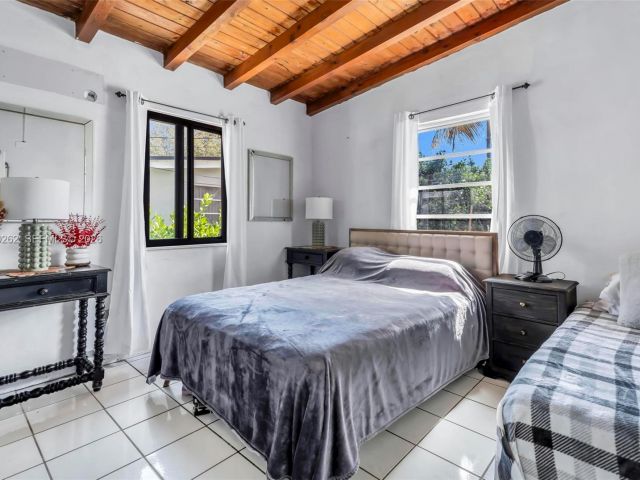 Продажа дома по адресу 6561 SW 34th St - фото 7530885