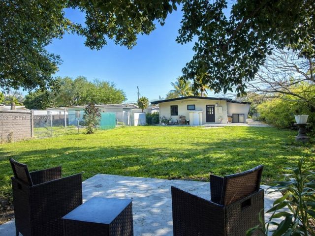 Продажа дома по адресу 6561 SW 34th St - фото 7530894