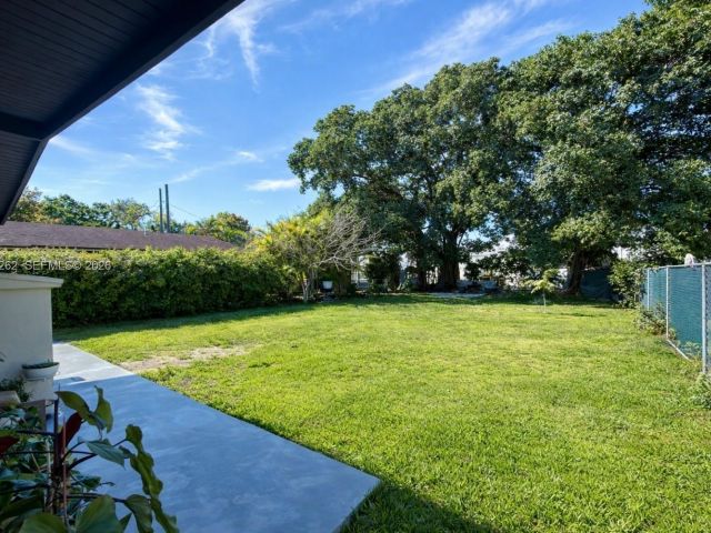 Продажа дома по адресу 6561 SW 34th St - фото 7530895