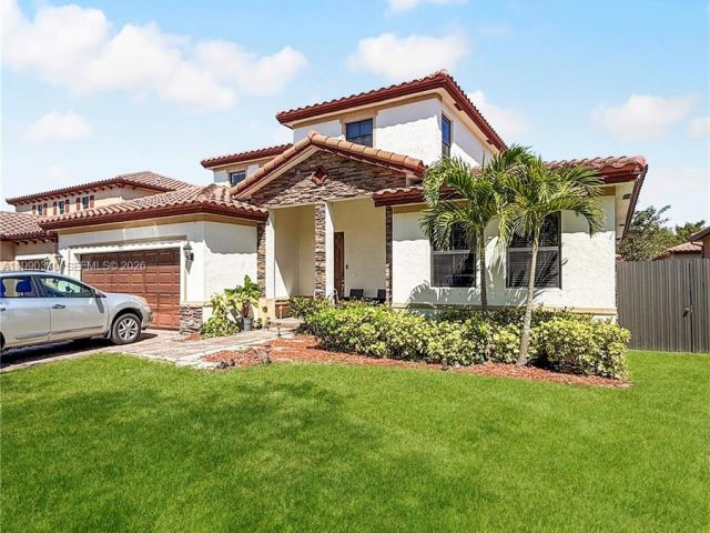 Дом в аренду по адресу 709 SE 35th Ave 709 - фото 7530852